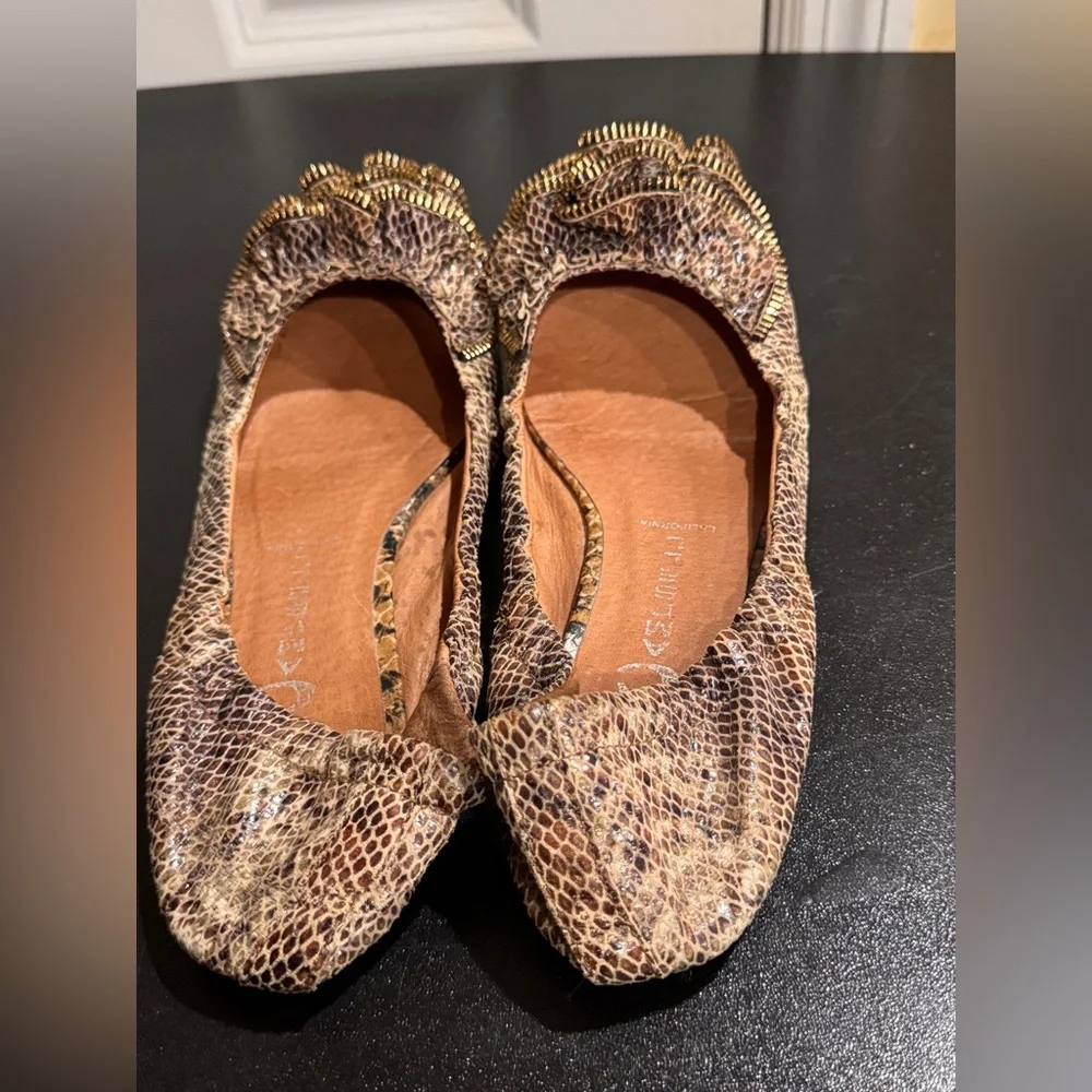 Jeffrey Campbell Brown python Print Flats size 9